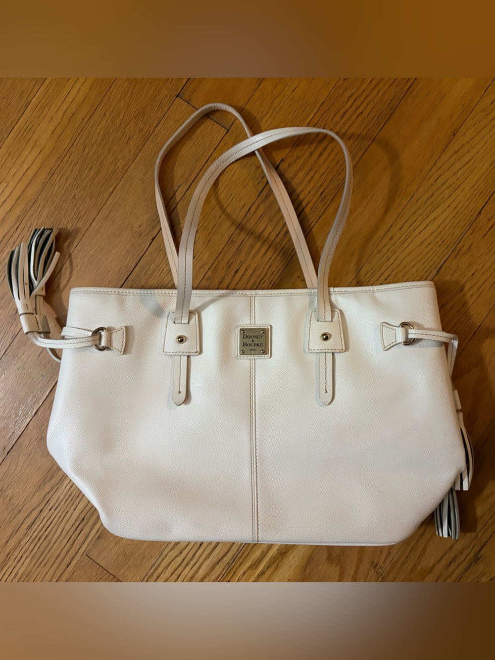 White Dooney and Burke Large Tote